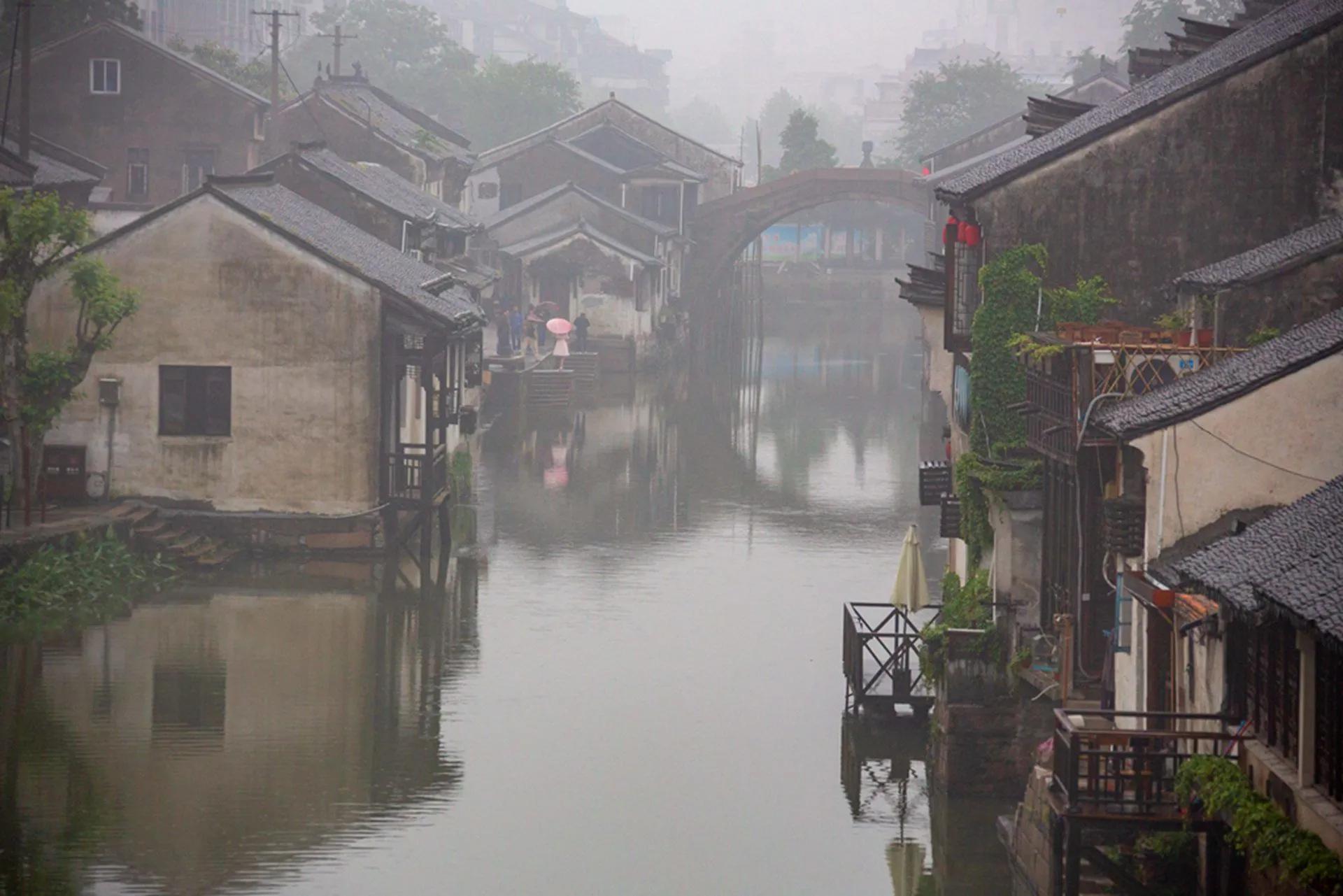 细雨霏霏中的南浔古镇 江南水乡名镇