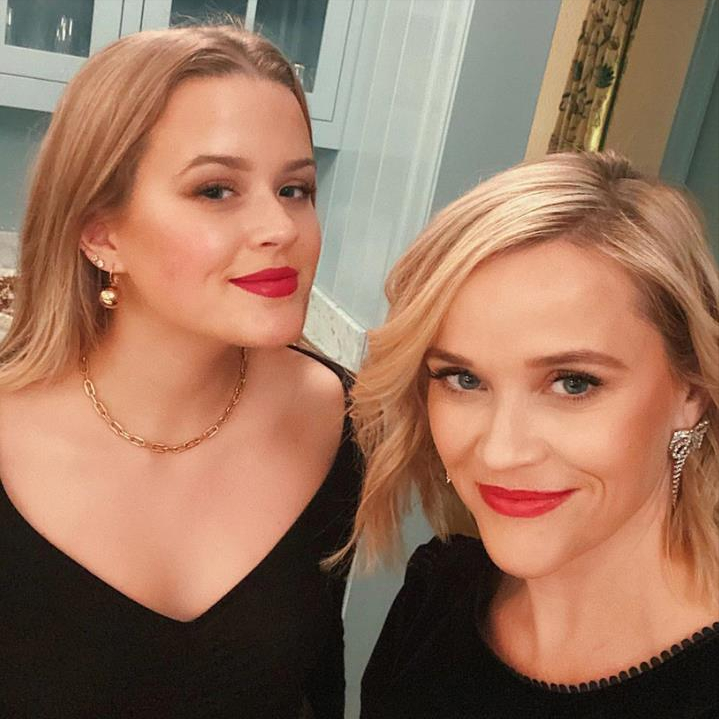 艾娃·菲利普和瑞茜·威瑟斯彭太像了，分不清谁是女儿？谁是母亲？