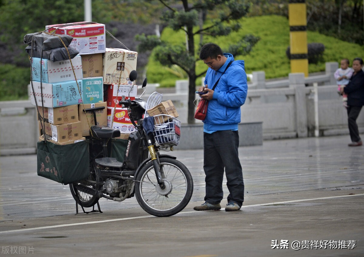 快递投诉最狠的方式，拨打12305可以快速获得赔偿(又快又实用)