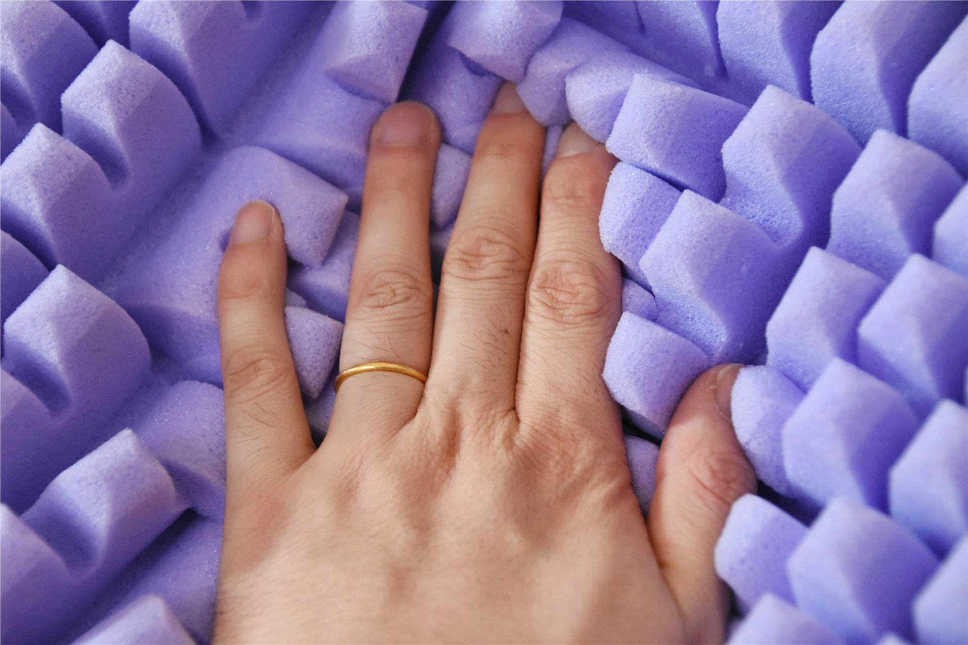 精准贴合，酷似键盘，小米有品这款“键盘”躺着更舒服