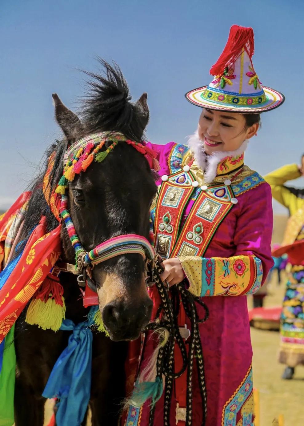 甘肃民俗|裕固族,东乡族,保安族等少数民族精美服饰文化