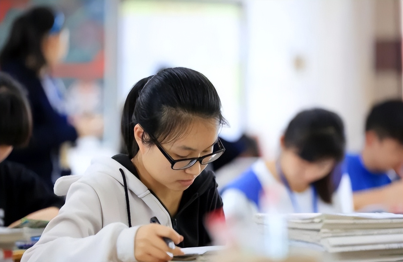 “985是高级蓝翔？”北航教授吐槽，考研生只为车子、房子、票子