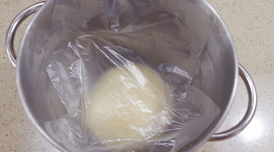 天气寒冷，碰到这面包，我绝不手软，包上大鸡腿，吃着真过瘾