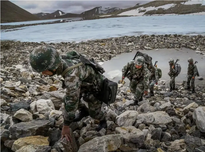 祁发宝团长身边的翻译，已提干进入军校：当时职责所在，绝不后退