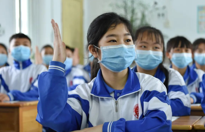 民办初中和公办初中，学生应该如何选择？家长可综合分析再做决定