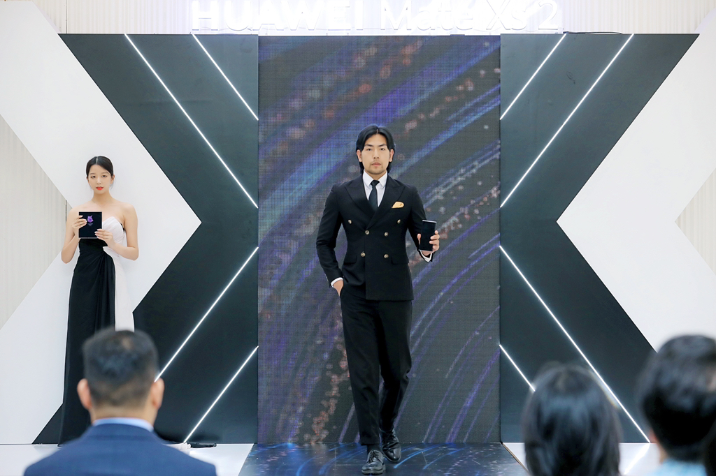 HUAWEI Mate Xs 2品鉴会落地美丽渝中