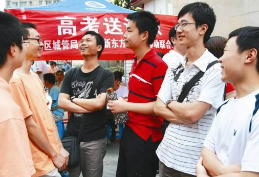 上清华可不止一条路，保送生与高考状元差距大，高中生要了解