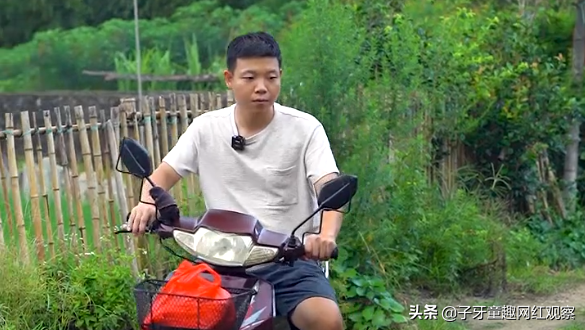 闲不住的阿俊：从纪录片导演到养猪男孩，阿俊用田园生活走红网络