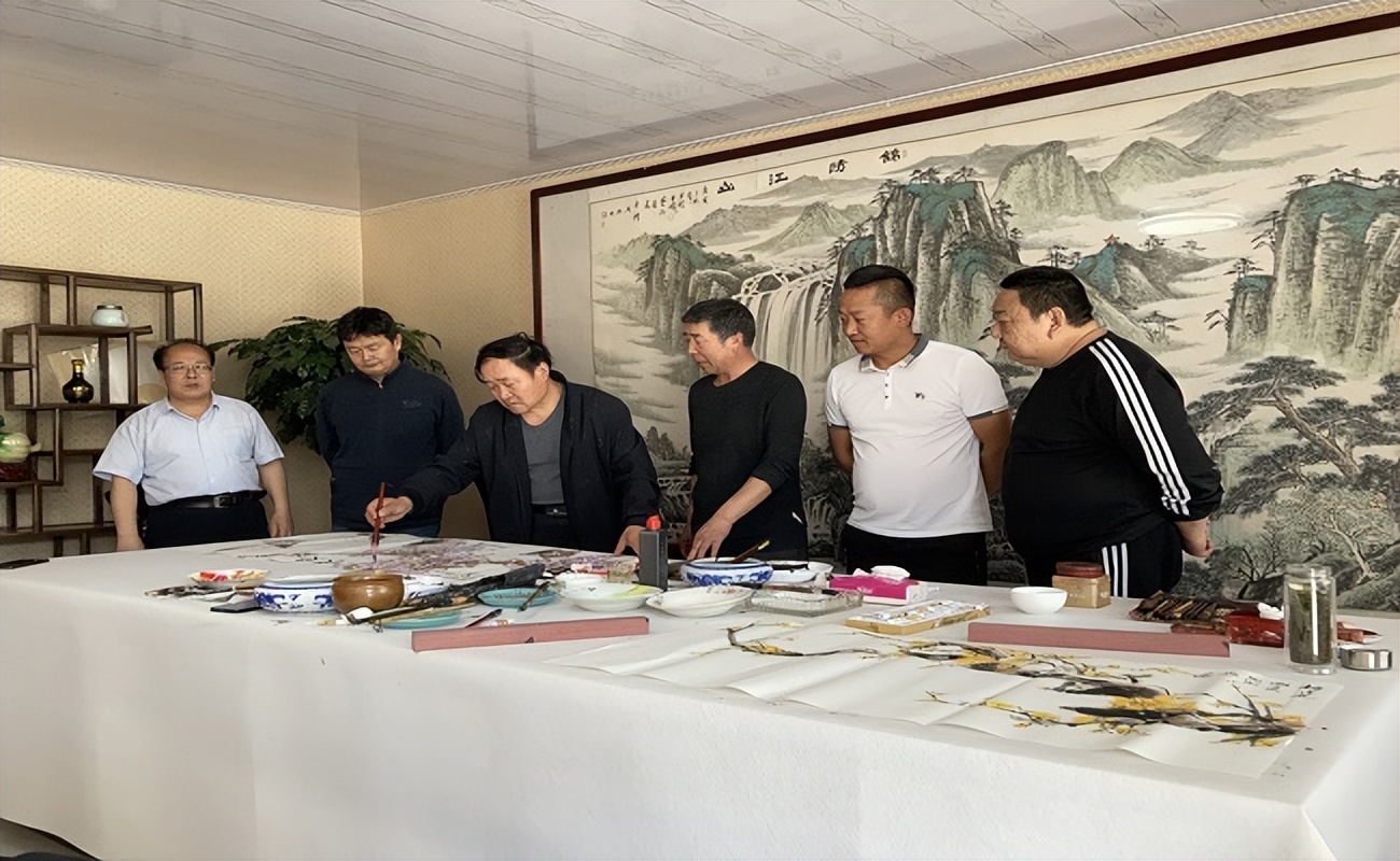 莒县：翰墨飘香庆双节 丹青流韵飘书香