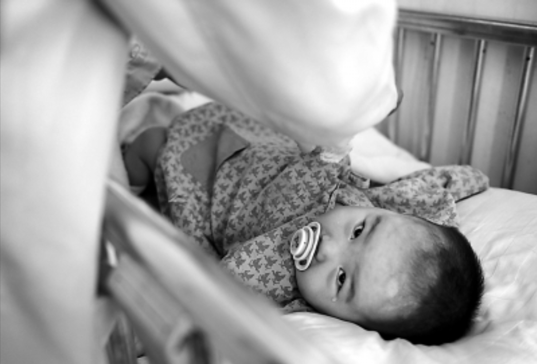 2014年，山东女婴体内“长”16根钢针，得知报警后舅妈服药自杀