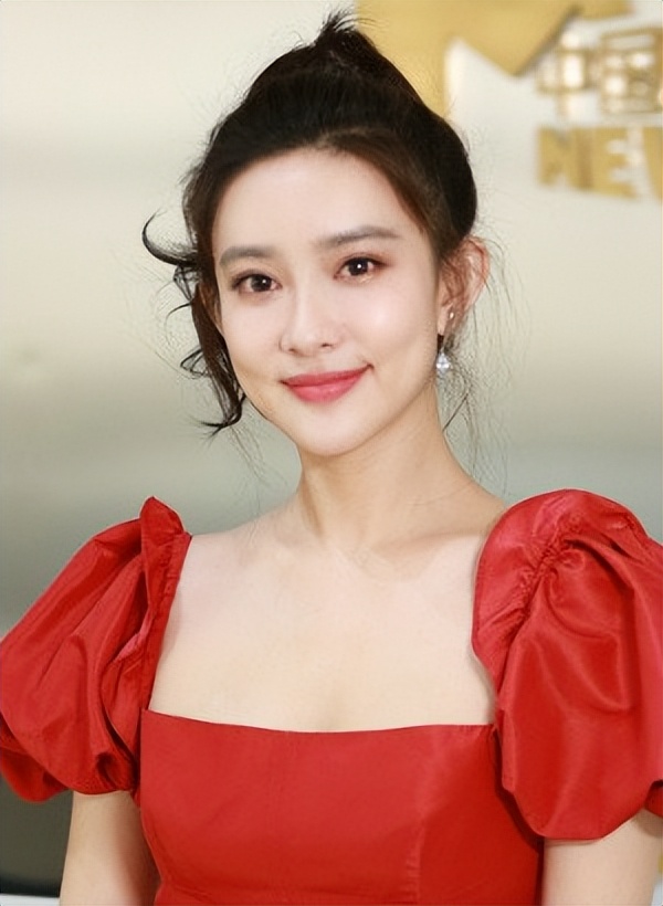 刚出名就耍大牌？顶撞狡辩、抠图轧戏、带头网暴，这些明星可真行