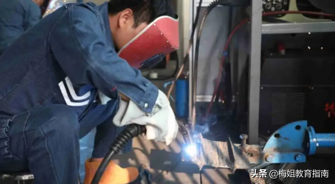 2022年专科志愿填报，就业率高的8个专业，实用性强需求率高