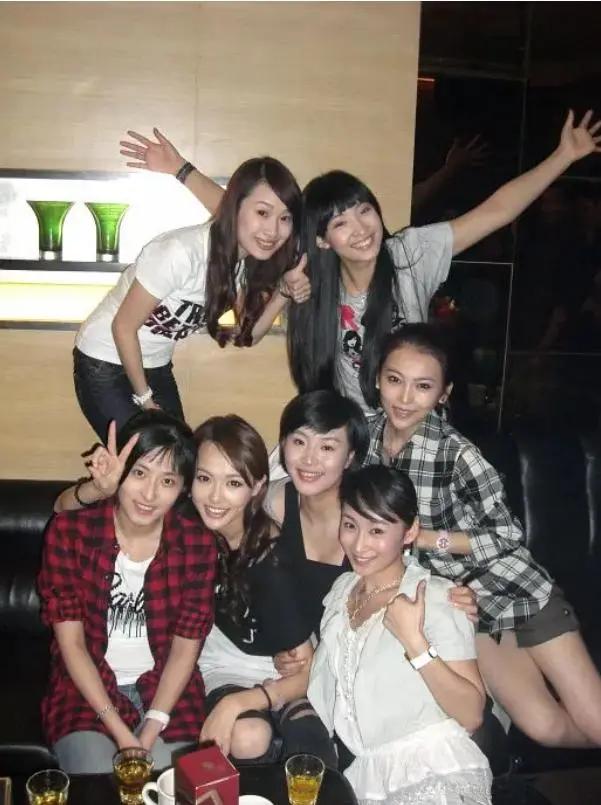 唐嫣大学室友兼伴娘，演过《延禧》《芈月传》，出道17年都不火