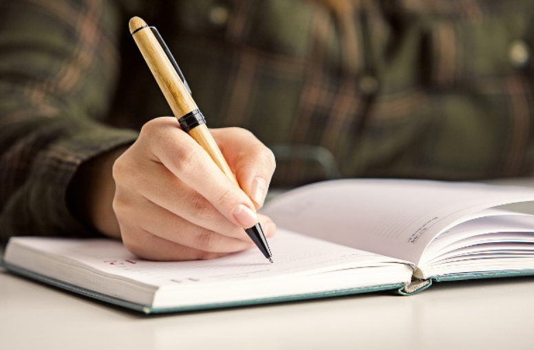 河南“零分女孩”蒋多多：一时冲动“反抗”高考，毁掉了整个人生