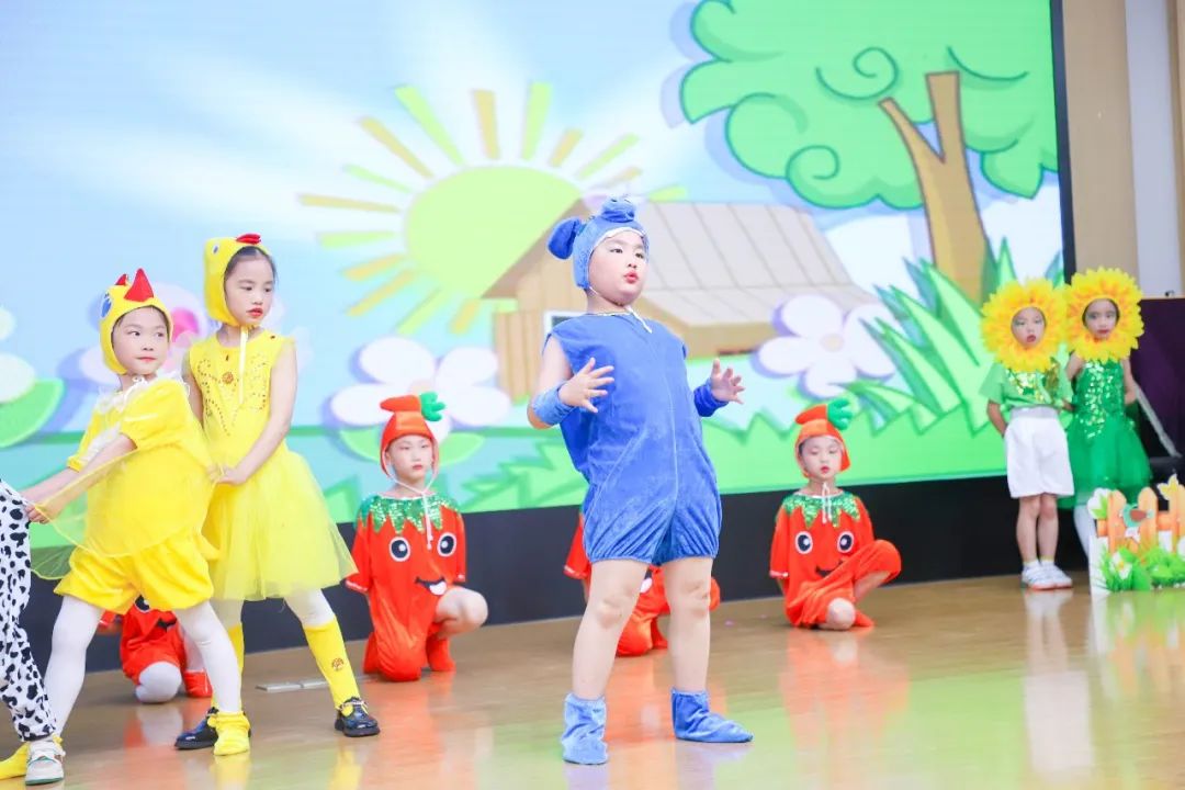 花田花绽，阅读悦心｜双流区黄甲小学举行读书节之阅读表演赛