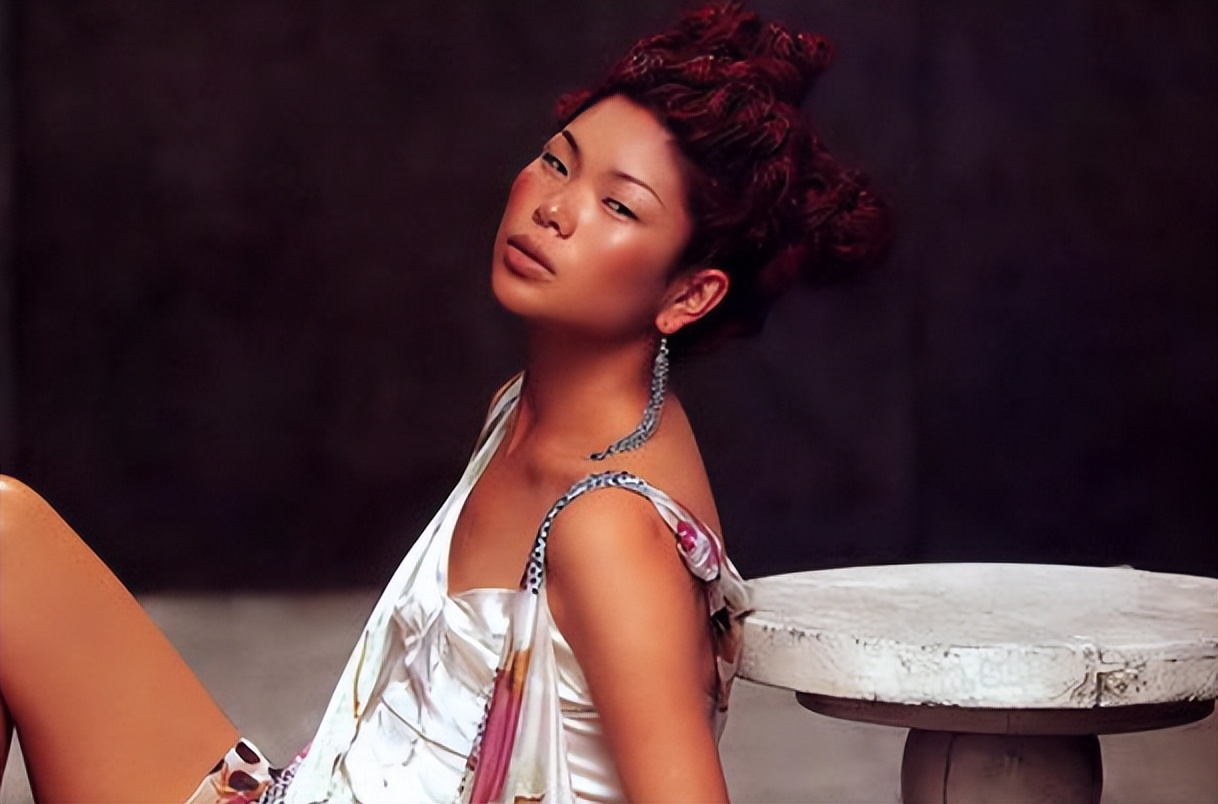 曾因身高自卑，被骂顶级丑模的吕燕，如今嫁法国豪门生混血宝宝