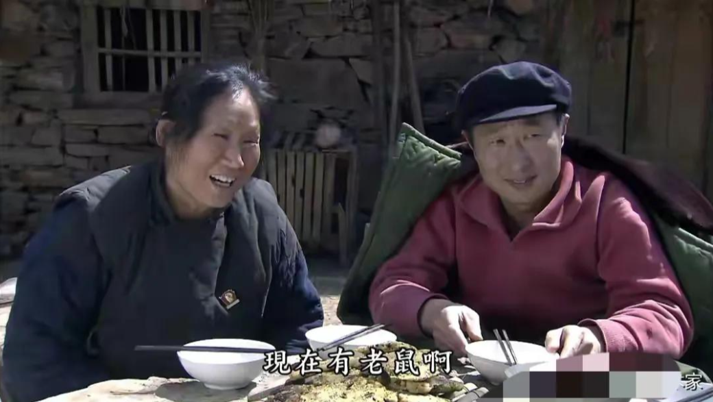 “百亿老太”苇青：荧屏上的扮丑卖惨只是表象，她的故事很励志