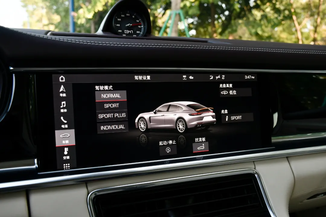 跑车的操控,豪车的舒适,这台保时捷比奔驰更香?
