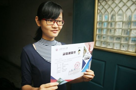 上海一高中生被牛津录取，明明是未来可期，评论区却“变了味”