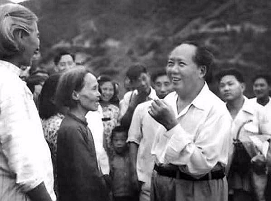 汤瑞仁在毛泽东故居前开饭店，外国记者发难：毛泽东在世你能开吗