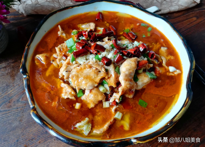 水煮肉片怎么做最好吃？做好2個關(guān)鍵步驟，肉片滑嫩鮮香，好下飯