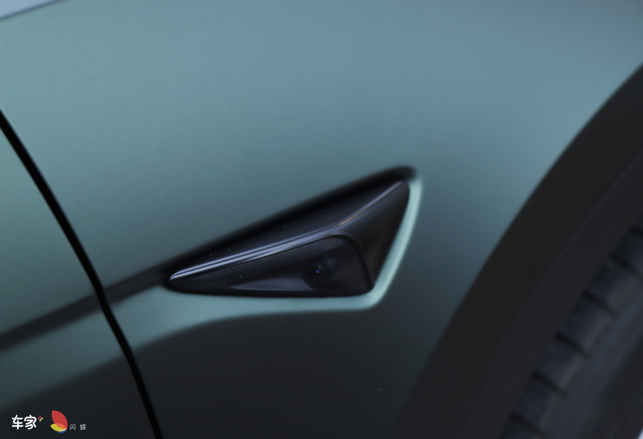 太喜欢这个颜色了，一张都没删，特斯拉ModelY 幽灵金属墨绿