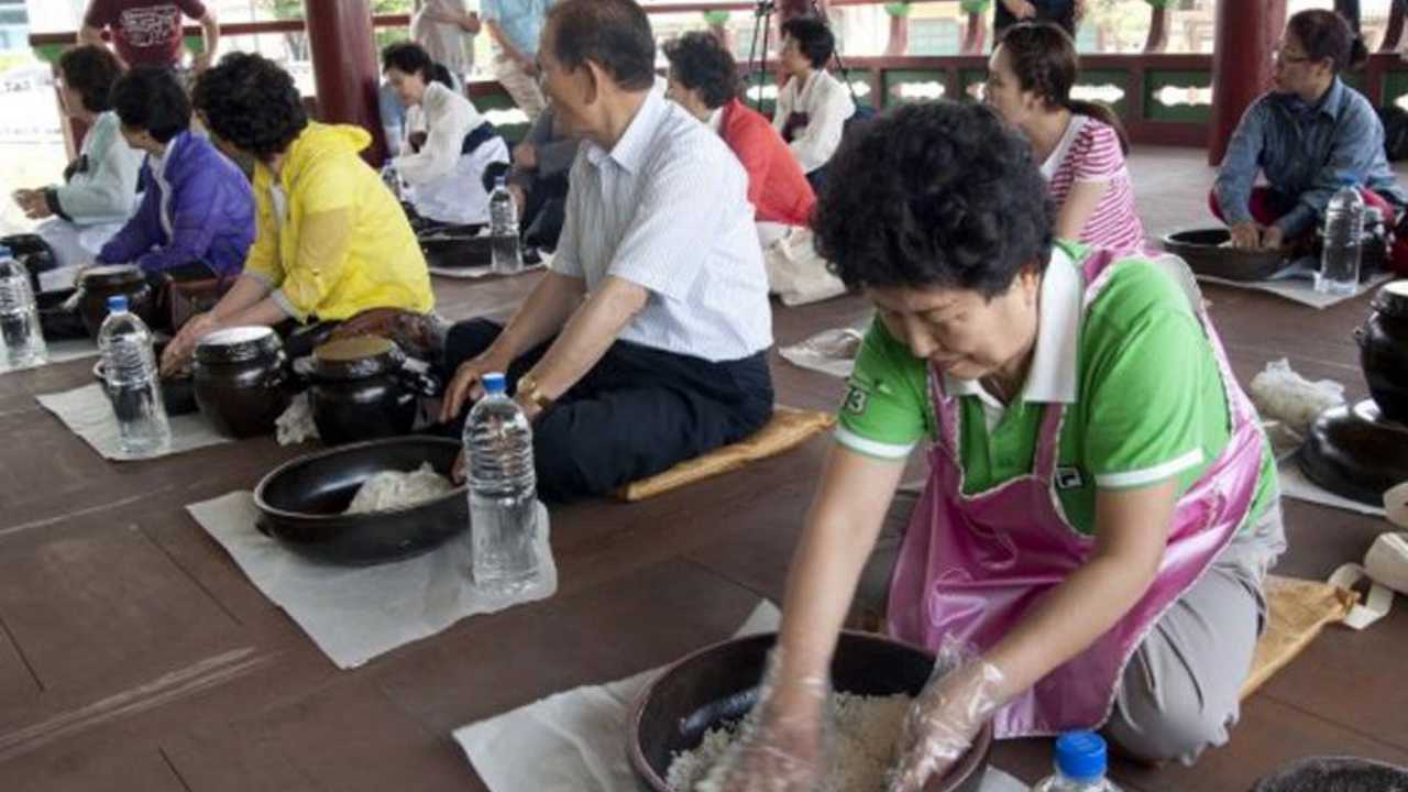 2022地产项目4月清明节暖场活动策划方案「PPT」