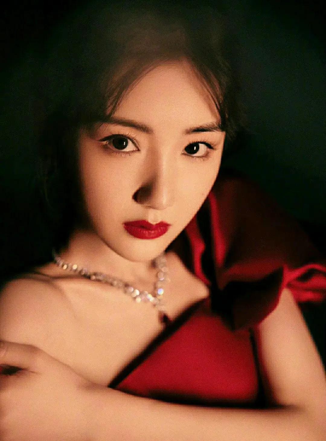 毛晓彤绝美壁纸