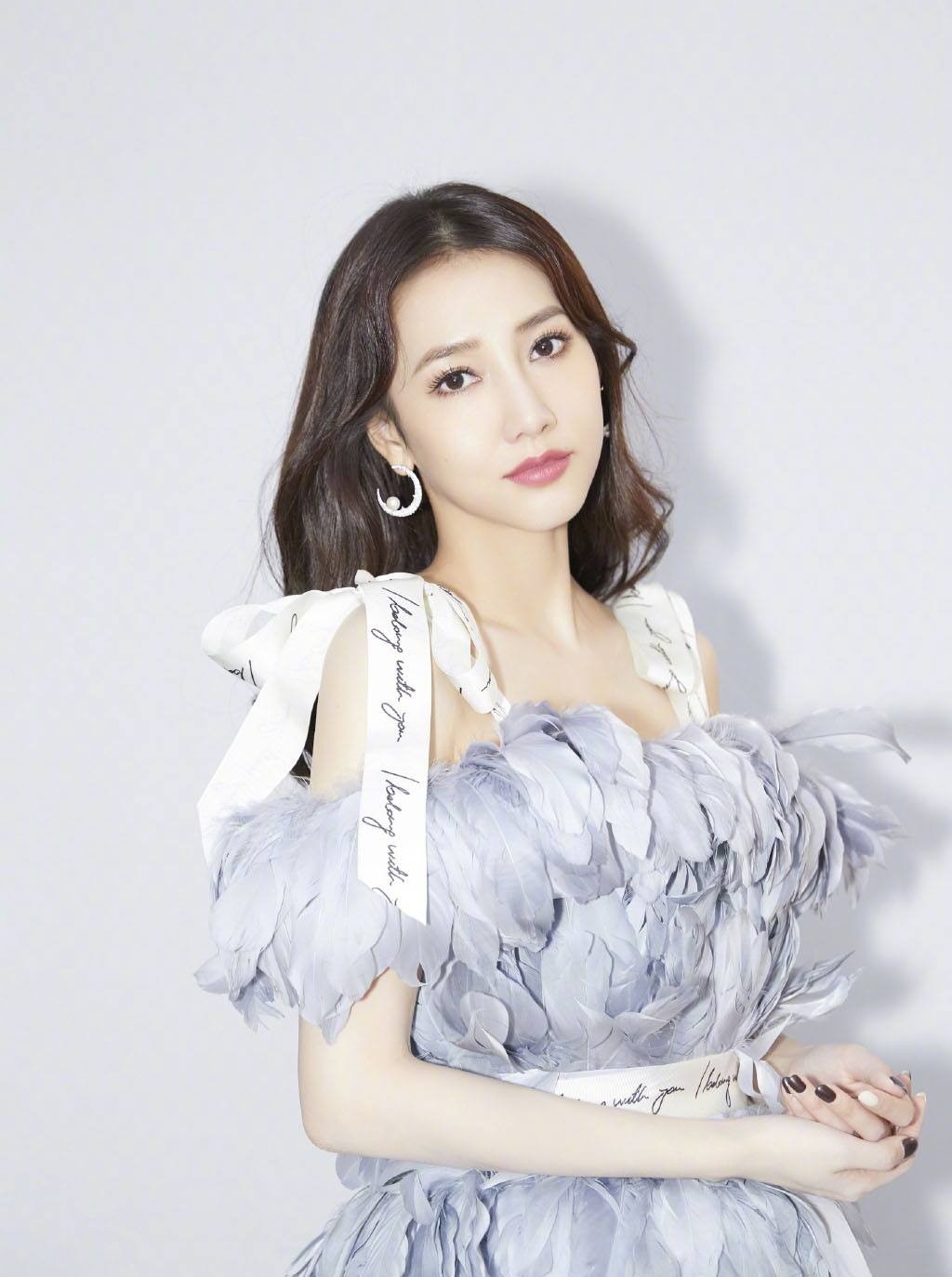 有一种“情商洼地”叫做弦子，19岁出道歌比人红，不会说话是硬伤