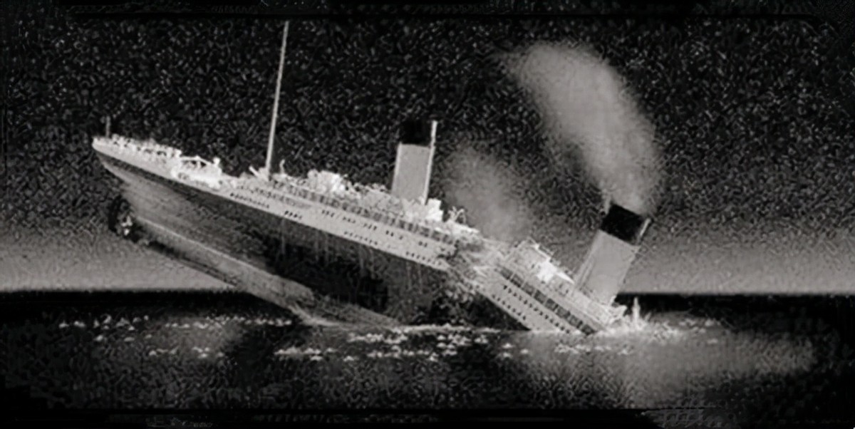 泰坦尼克号唯一幸存副船长，详述不为人知的沉船细节（泰坦尼克号真实事件）