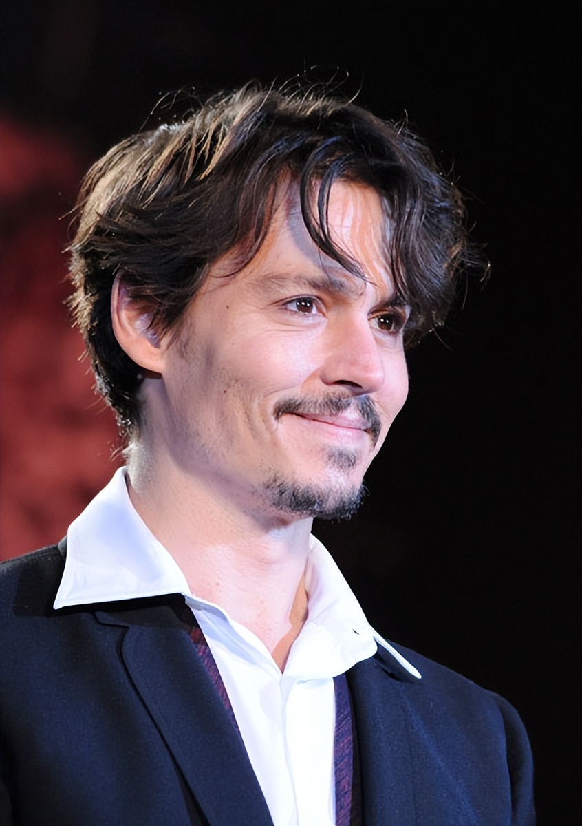 离谱！法庭呛律师超爆笑，约翰尼·德普与前妻撕逼大戏变喜剧大会