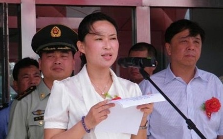 女贪官韩迎新落马记：从“靴子市长”到“拆迁最狠女市长”的转变