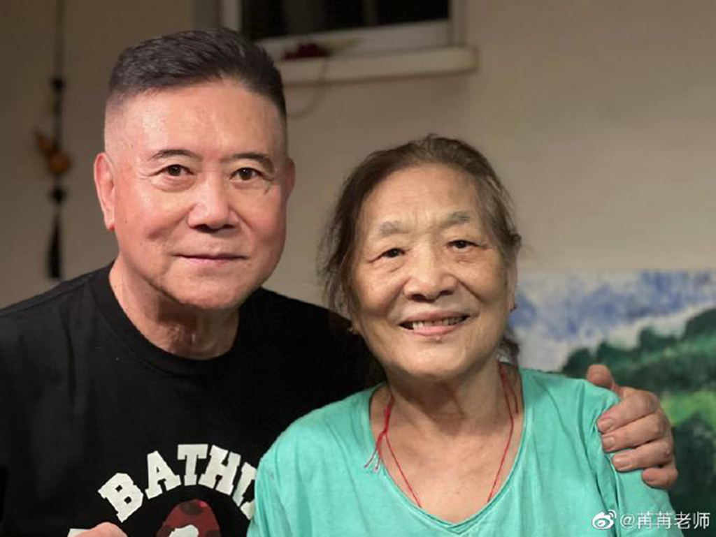 《金光大道》上映47年,多张主演张国民,王馥荔的合照曝光,罕见