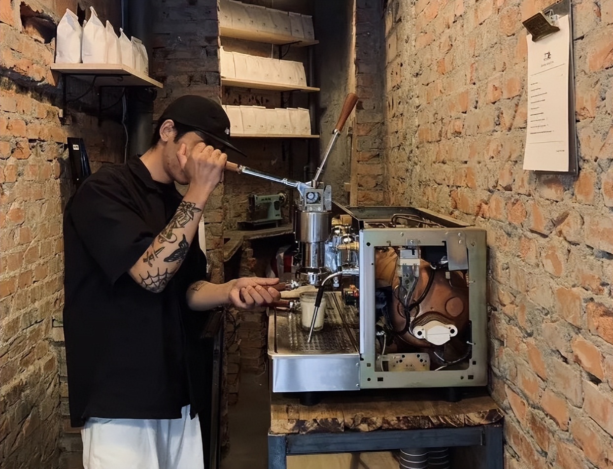 薪资不高？咖啡师该用什么副业来拯救自己？