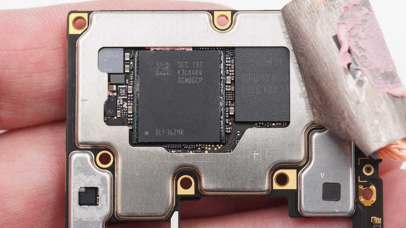 内置国产电荷泵芯片支持33w快充,oppo首款折叠屏手机拆解