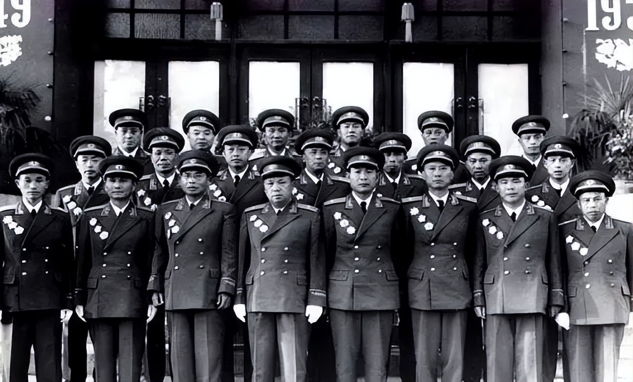 《亮剑》赵刚原型：清华大学高材生，建国后调往北京，成公安部长