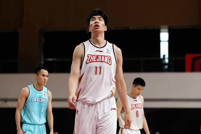 浙江为什么没有nba球馆(浙江离队潮！新晋国手恐投奔恩师，221CM高塔追梦NBA，将迎大变动)