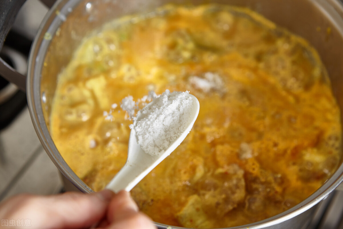 炖牛肉时，别什么料都加，想要牛肉软烂鲜美又入味，牢记5大技巧
