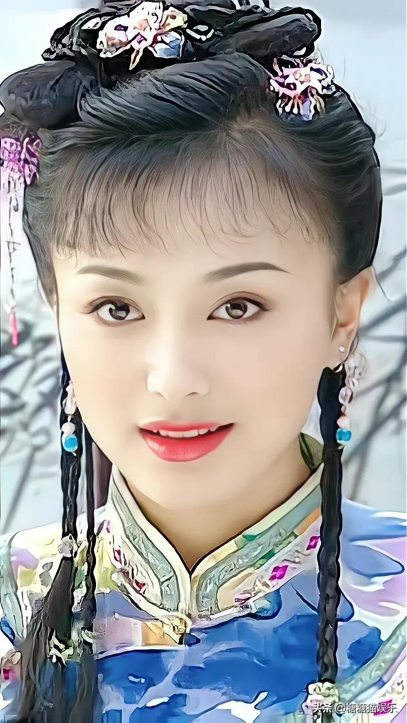 秦岚：气质高贵，明艳动人