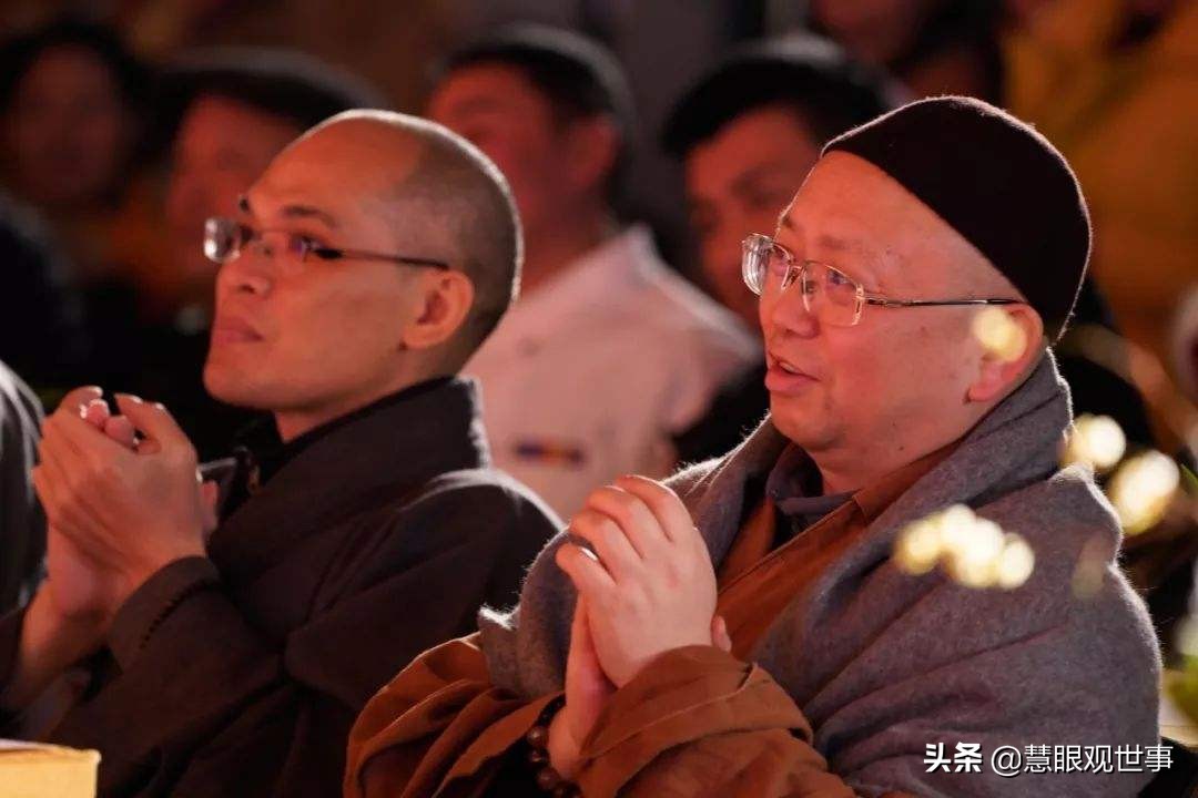 "《京本通俗小说·菩萨蛮》:"迳来灵隐寺投奔印铁牛长老出家,做了行者