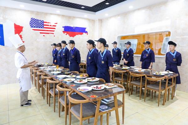 没基础学厨师需要多久学会，能学会吗？