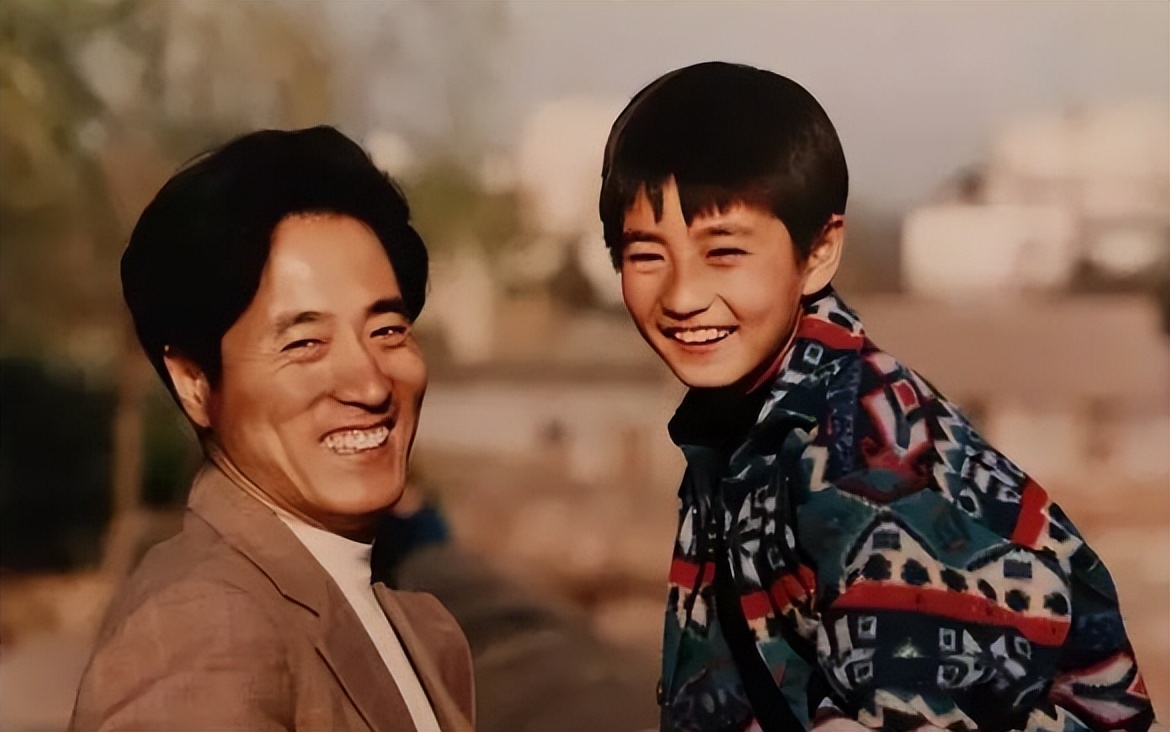 演艺界的明星父子：陈凯歌和儿子凭阿瑟文学出圈，张丰毅嫌儿子丑