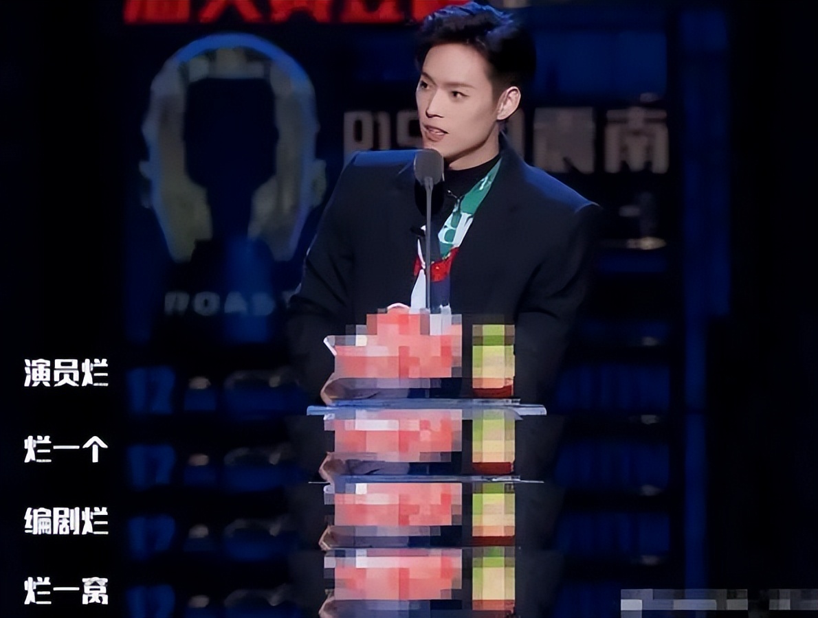 肖战获“最帅男演员奖”,著名编剧发3文嘲讽:粉丝开心就好
