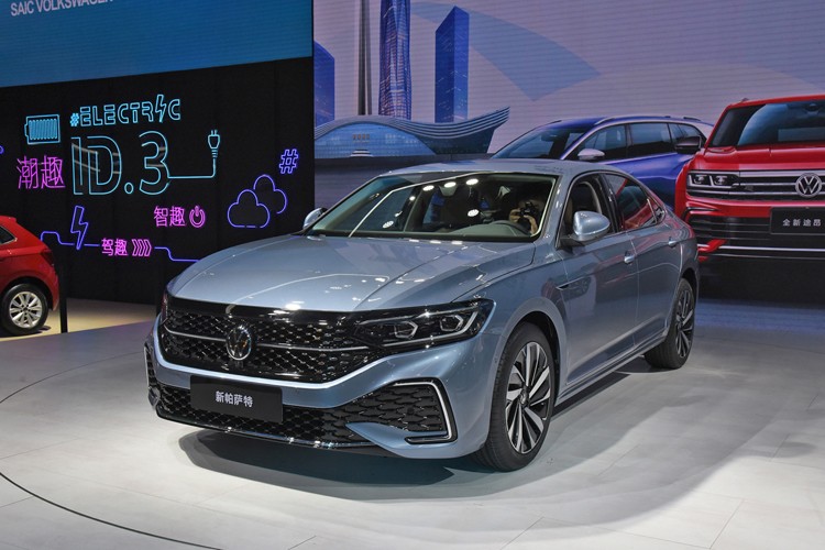 查查吧，今年买的车，发动机应该有这些东西