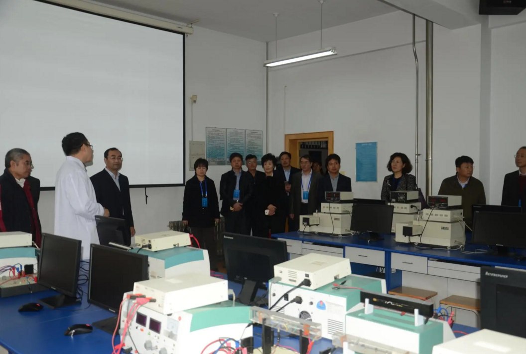 学生数学成绩若不好，就尽量避开这4个专业，否则就业或成难题