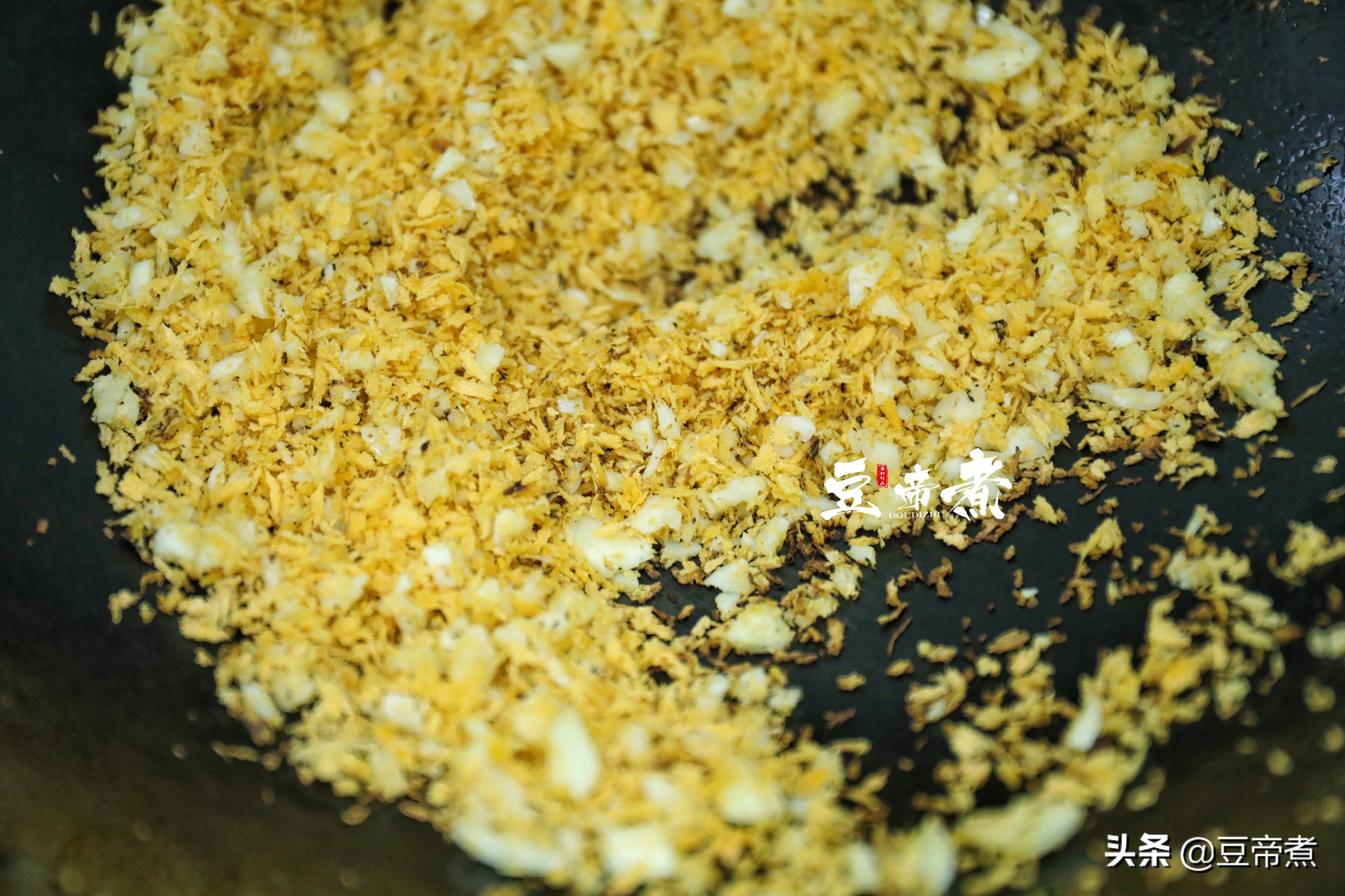 排骨腌一腌再油炸，味道实在太香了，最新吃法今天手把手地教会你