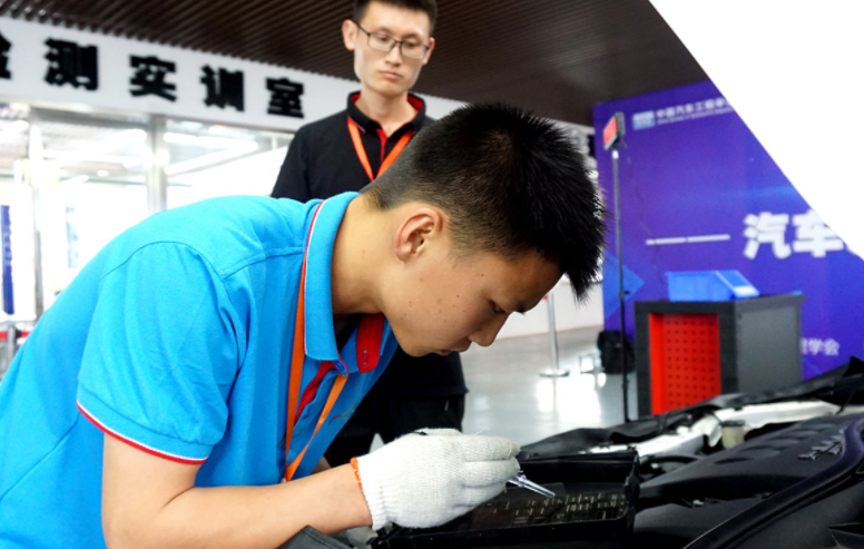 都说高考决定命运，殊不知中考才是“分水岭”，家长觉得很心疼