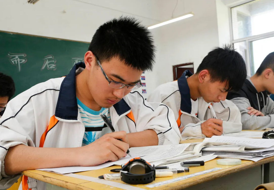 学生想上985、211大学，各科分数达到多少能上岸？班主任给出答案