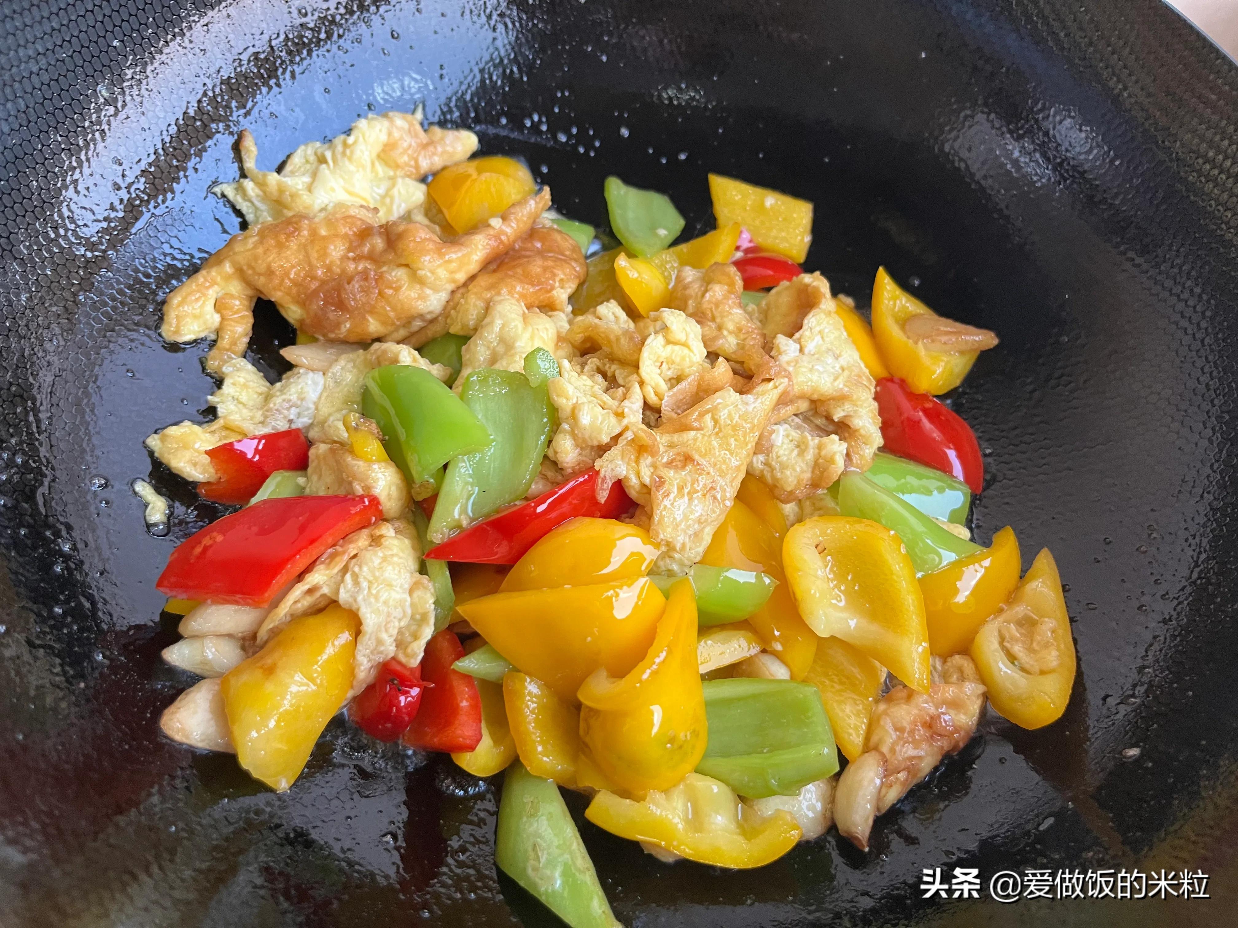 水果辣椒怎么做好吃（彩椒炒鸡蛋的烹饪教程）