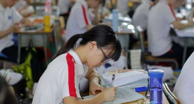 2022或成高考“最难年”，3大变化要注意，部分学生报考受限